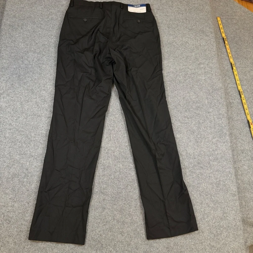 IZOD Isaac Men Black 2 Piece Stretch Suit 37R 31W x 32L ISAA2BPY0117